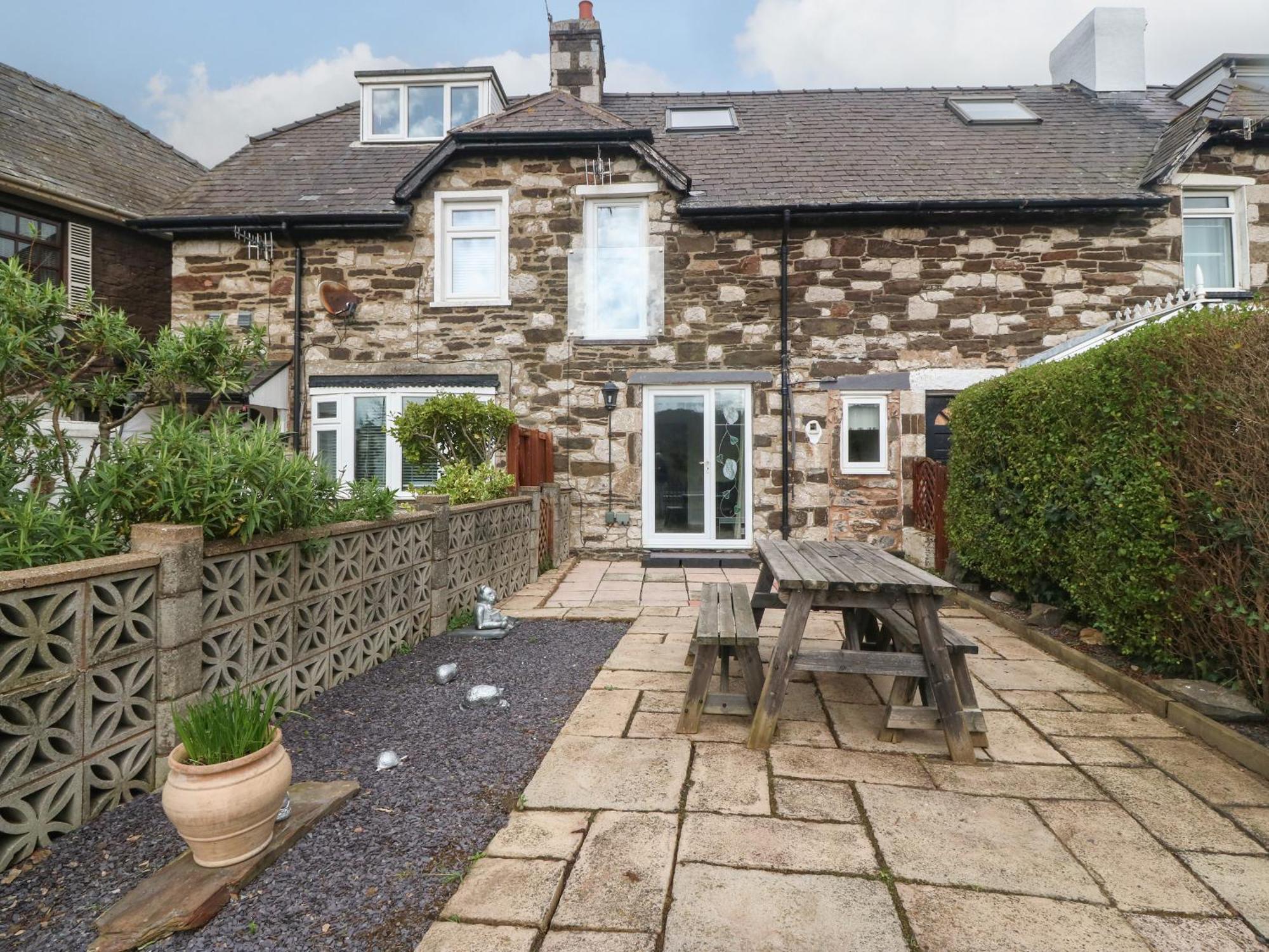 Platform 13 Railway Cottage Llandudno Junction Exterior photo